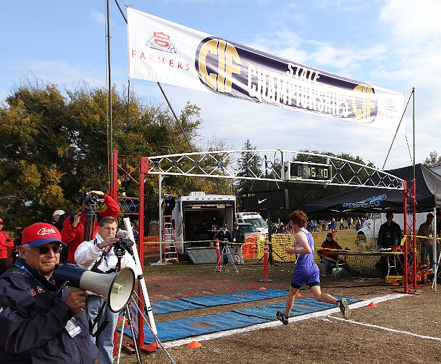 2010CIF XC BD4-0347.JPG - 2010 California CIF Cross Country Championships, Woodward Park, Fresno, California